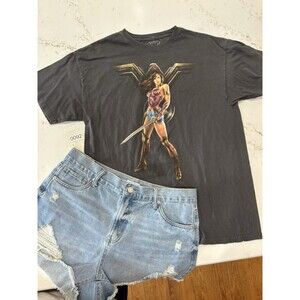 DC Comics Wonder Woman Tshirt Men Large